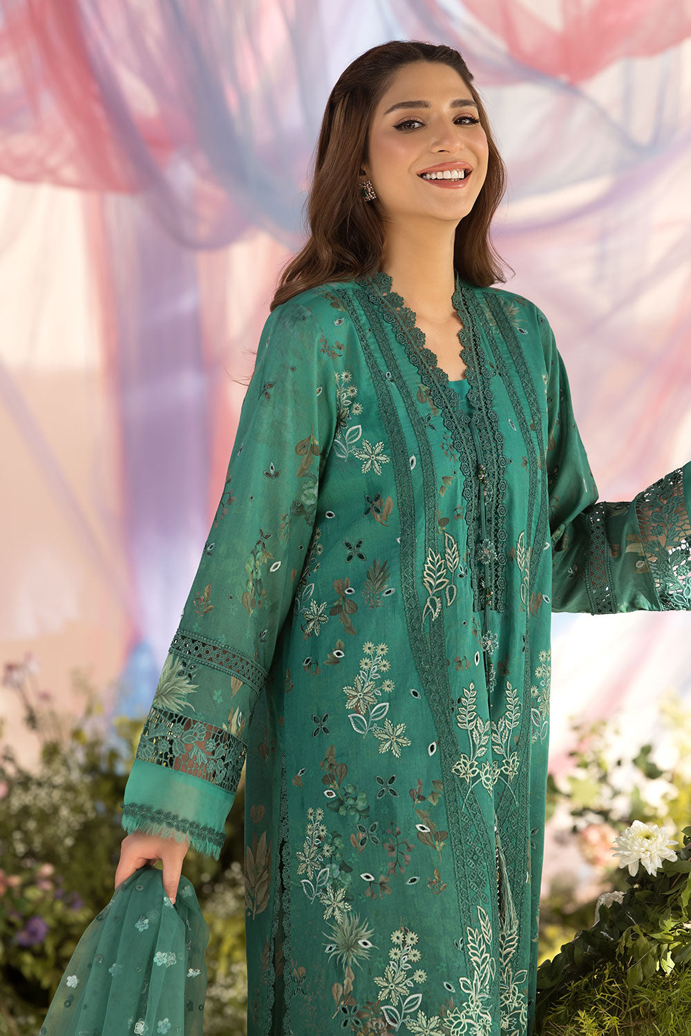 Sobia Nazir 15B Luxury Lawn 25'
