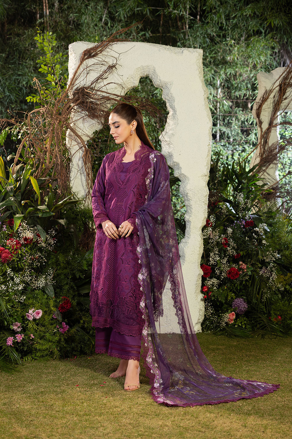 Sobia Nazir 2B Luxury Lawn 25'