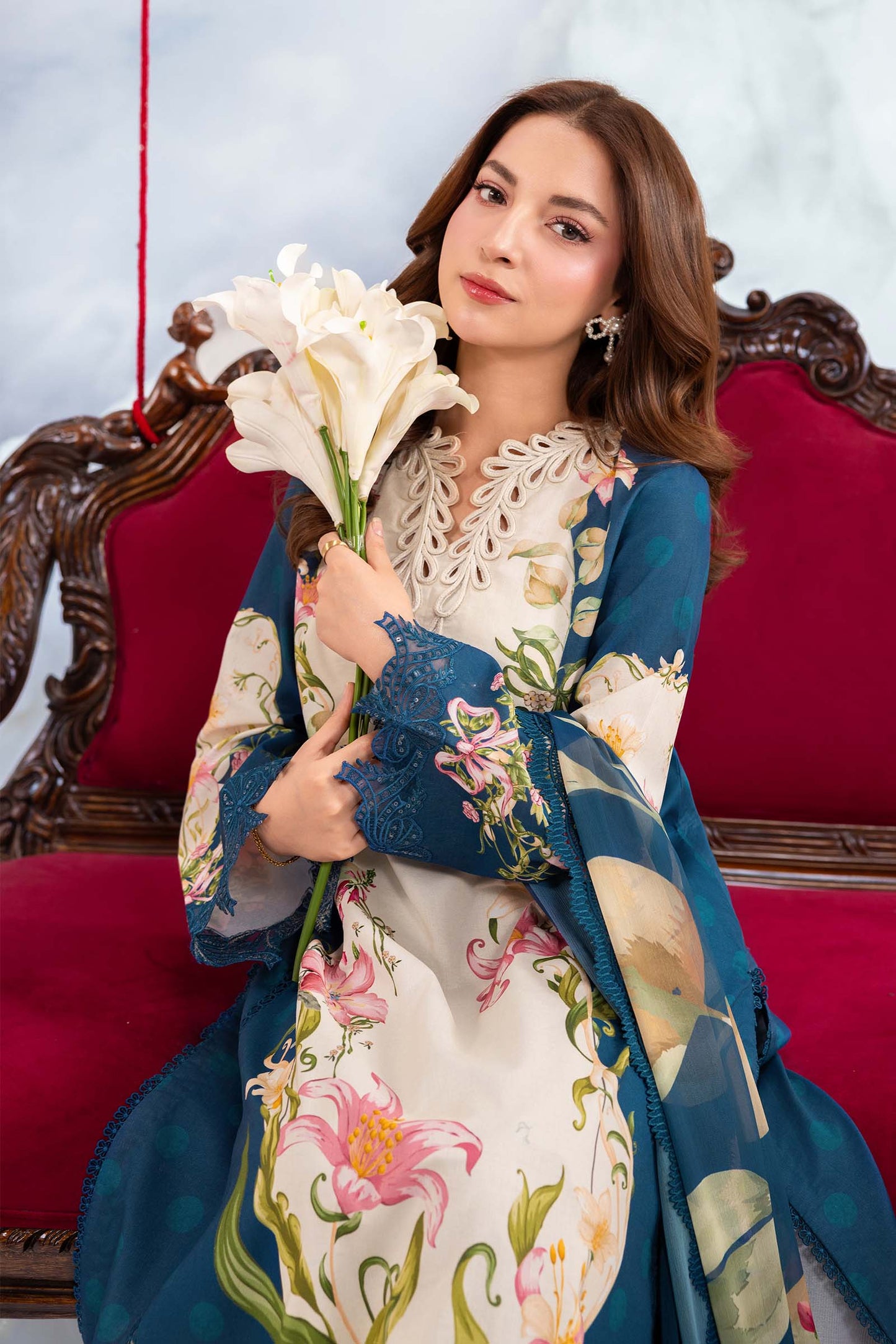 MariaB MBasics-Embroidered Lawn 3 Piece Unstitched Suit with Chiffon Dupatta (D05B)