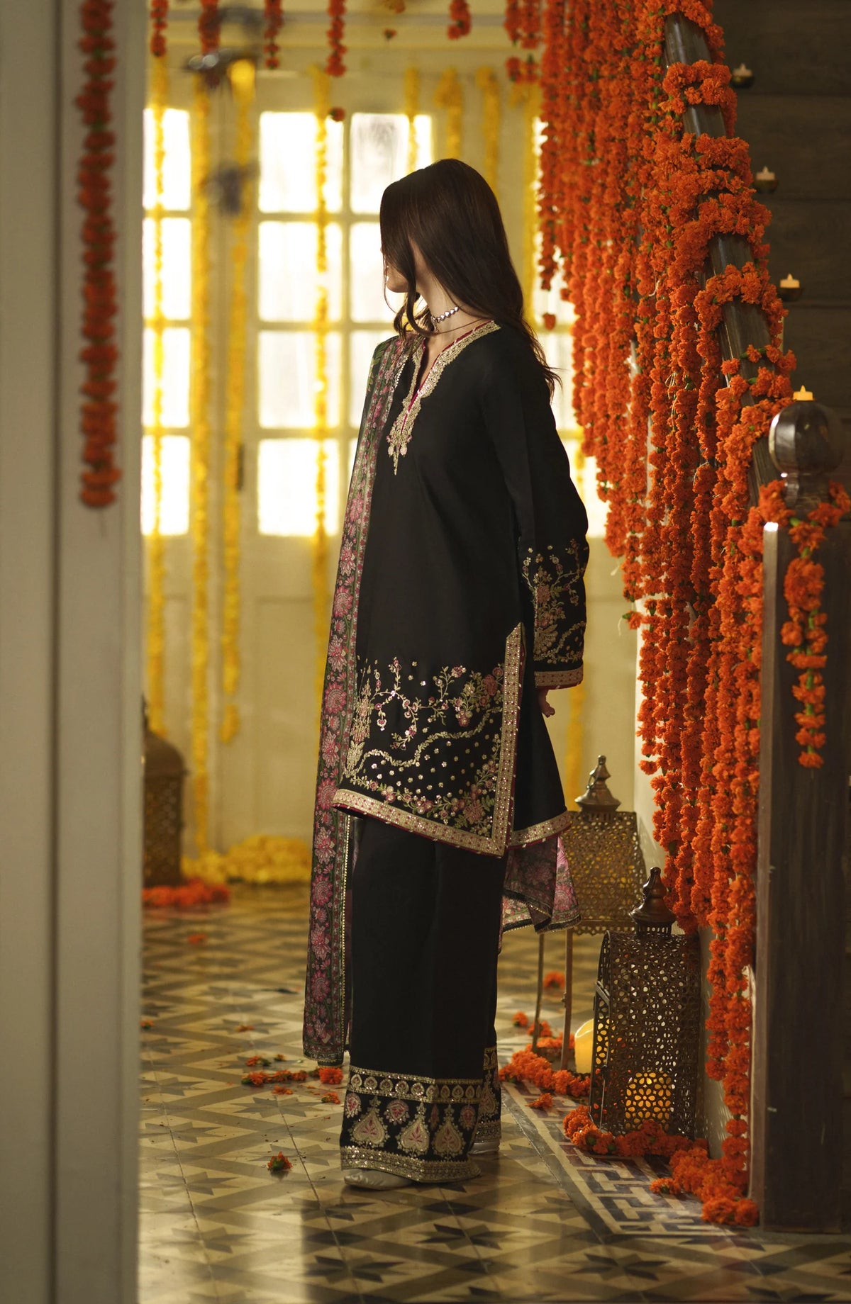 Casual Lite Mubarak Vol-1 Embroidered Silk Viscose Stitched 3-Piece Suit (Zarveen)