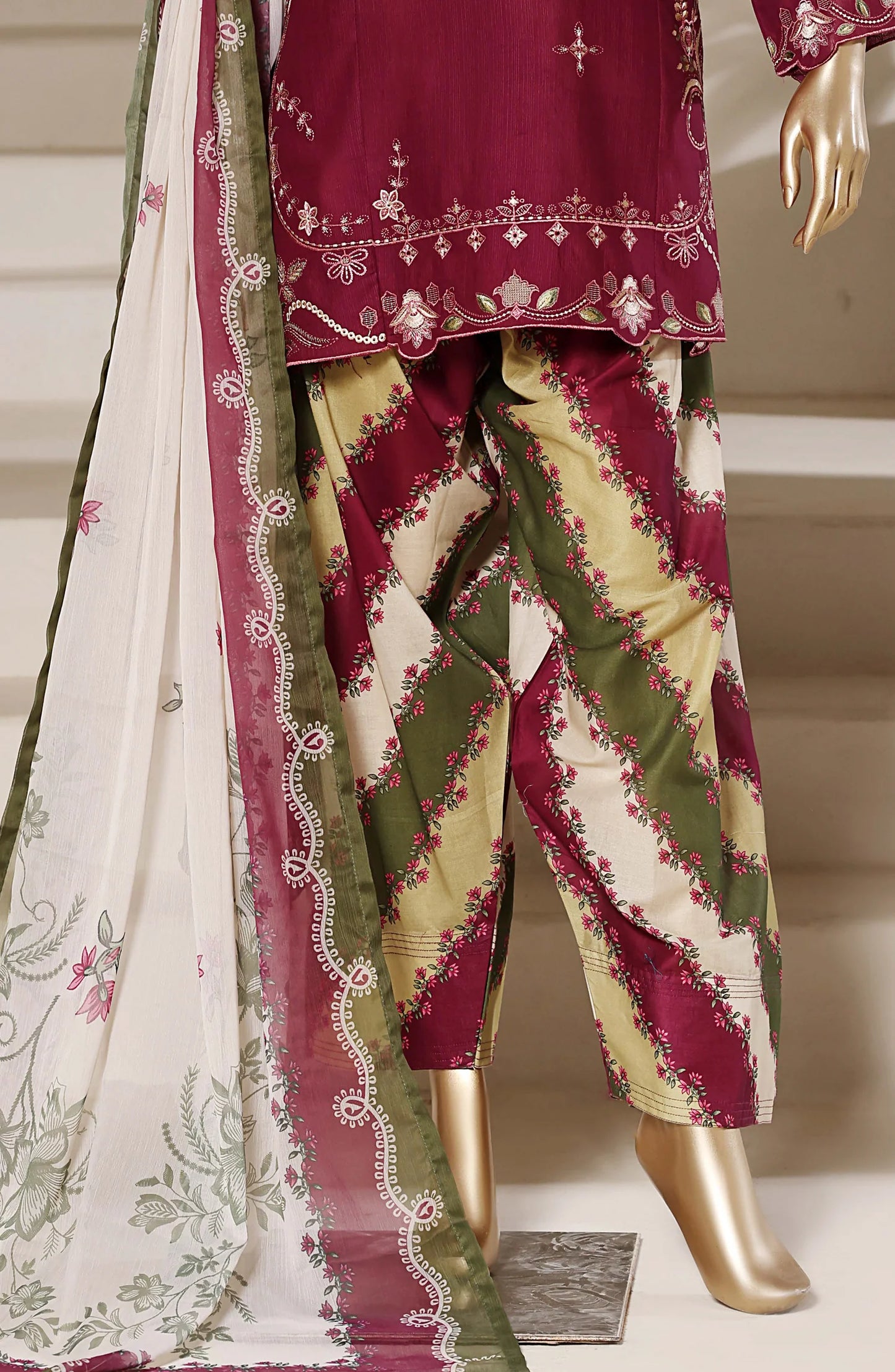 Sadabahar Eclair Embroidered Lawn Stitched 3 Piece Suit