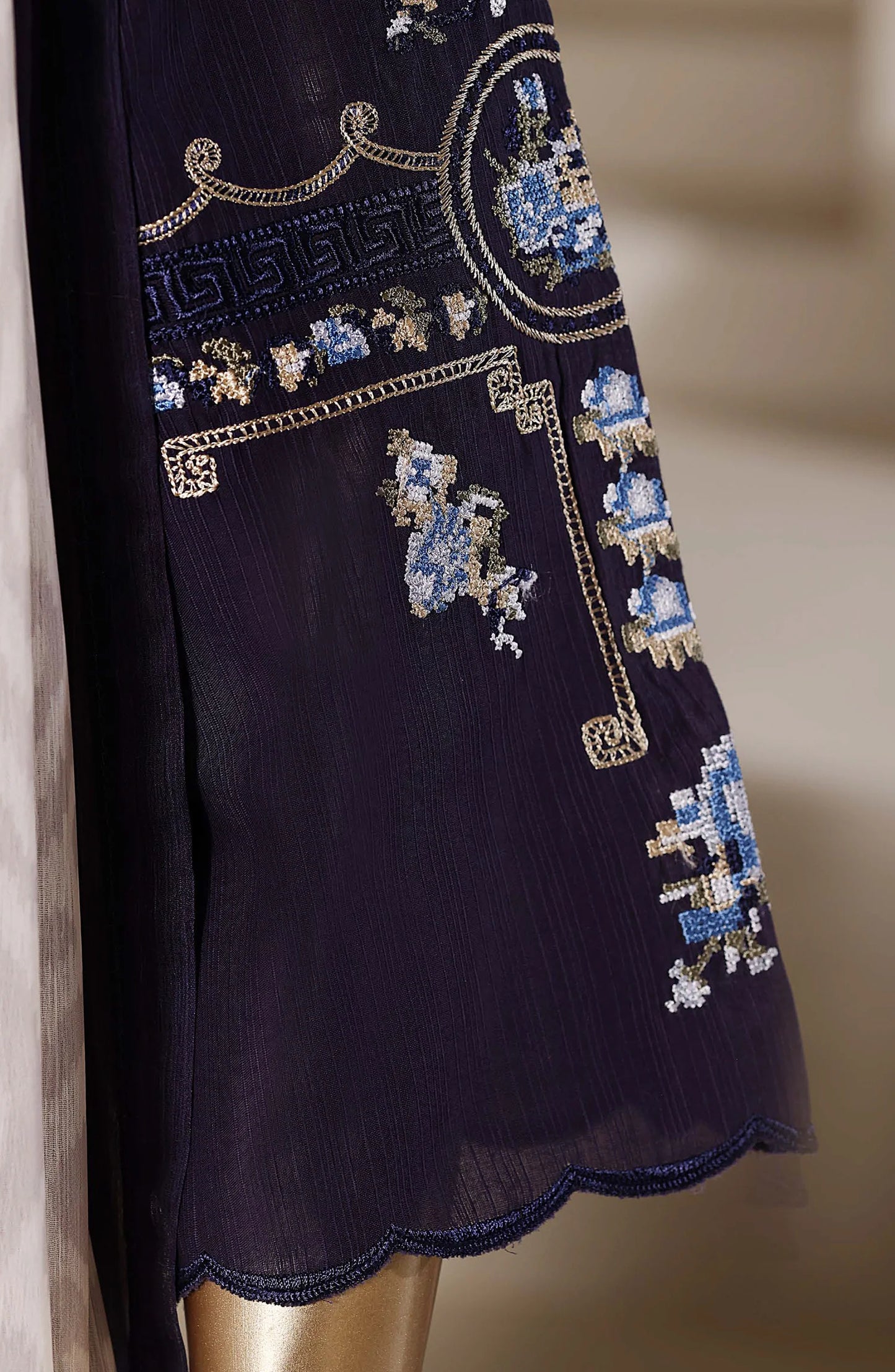 Sadabahar Eclair Embroidered Lawn Stitched 3 Piece Suit