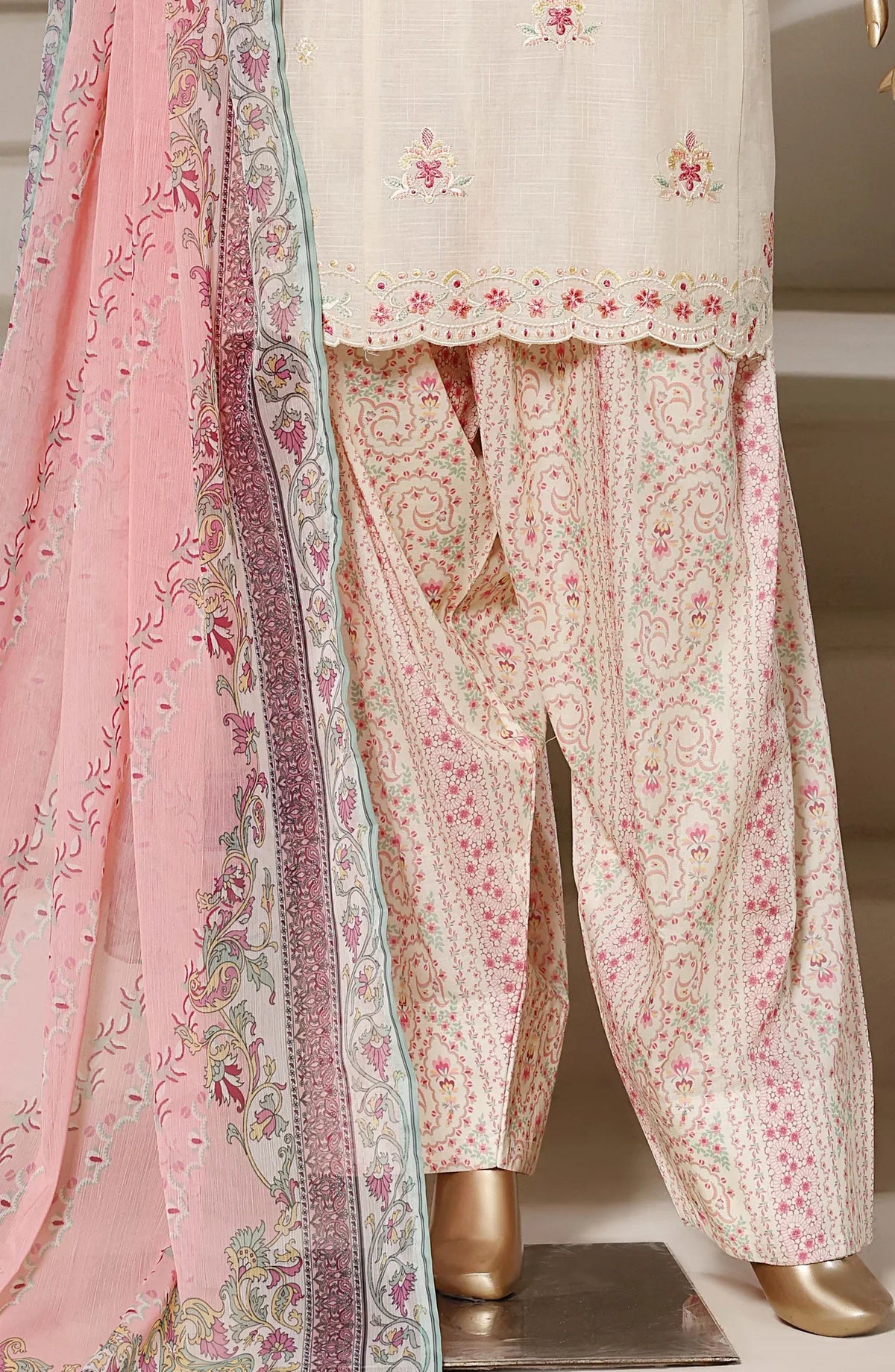 Sadabahar Eclair Embroidered Lawn Stitched 3 Piece Suit