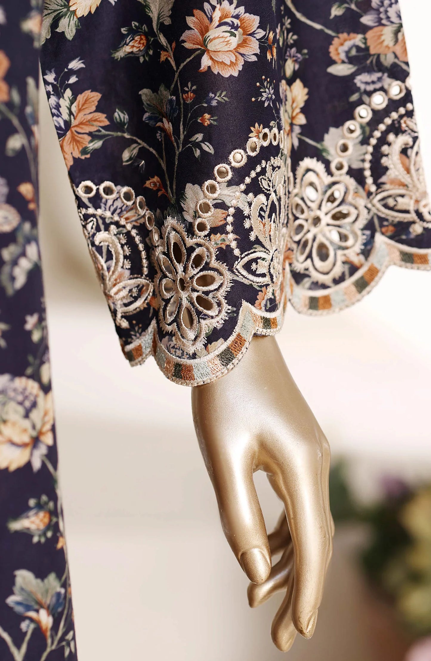 Sadabahar Regal Embroidered Lawn Stitched 3 Piece Suit