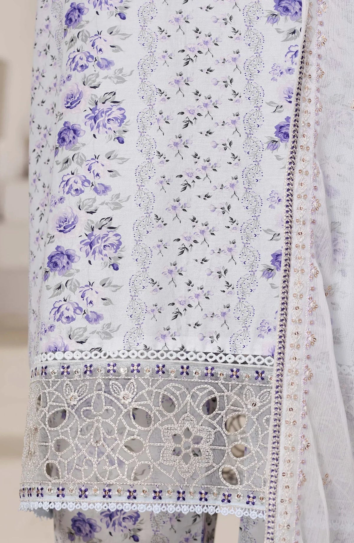 Sadabahar Regal Embroidered Lawn Stitched 3 Piece Suit