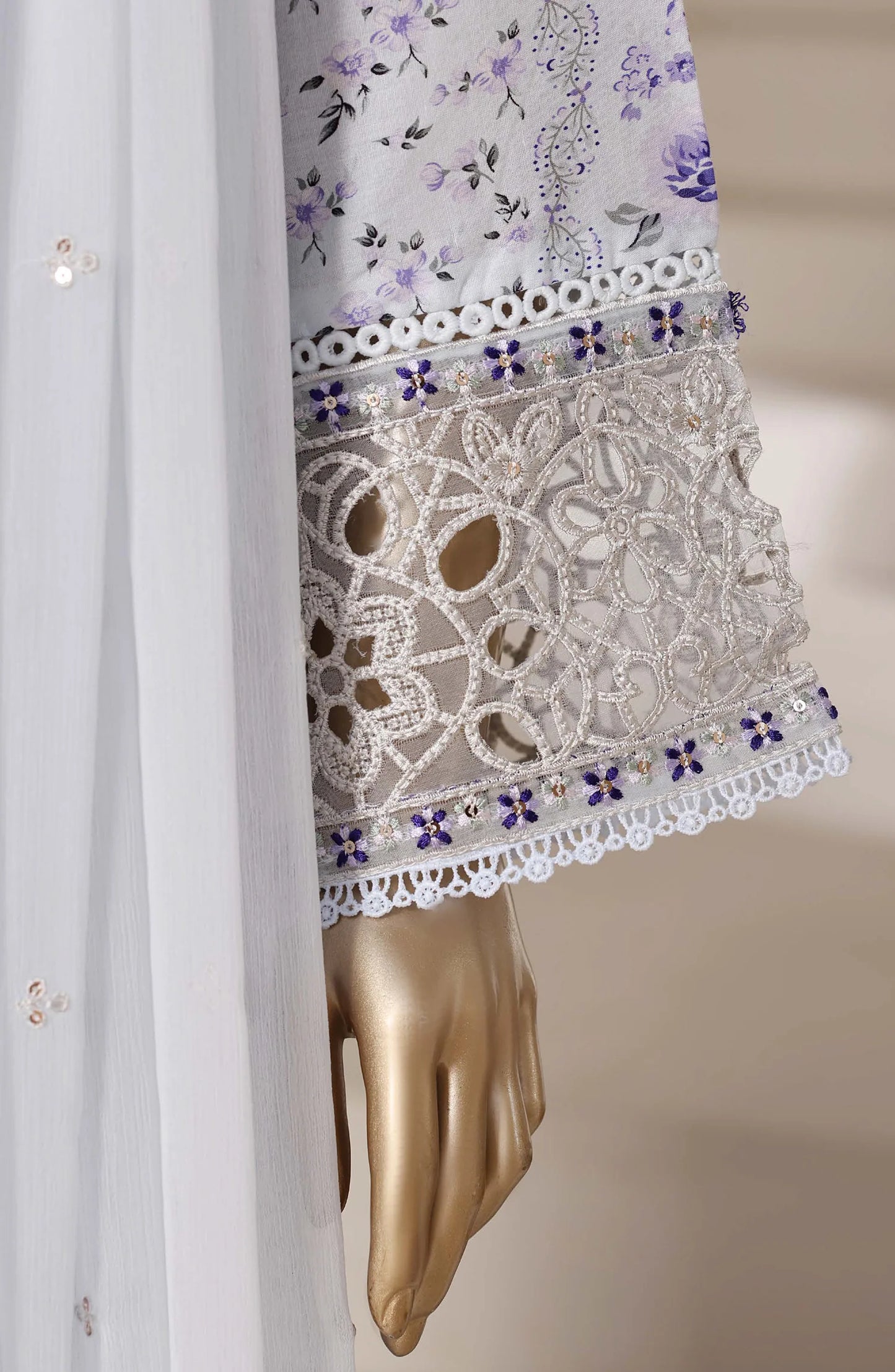 Sadabahar Regal Embroidered Lawn Stitched 3 Piece Suit
