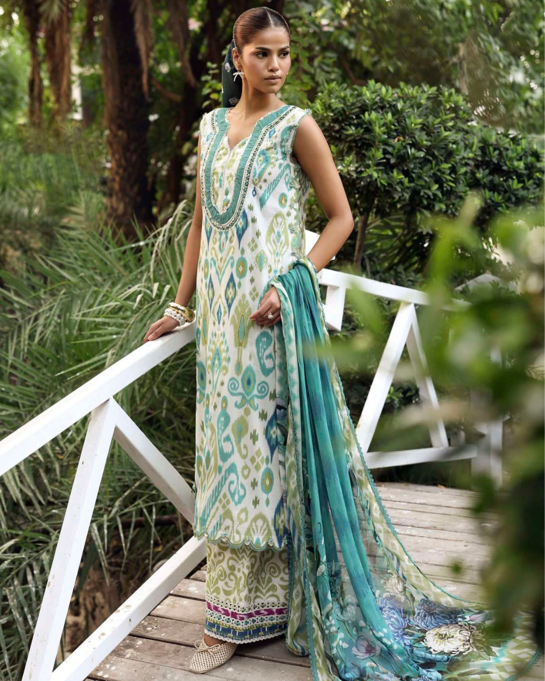 Elaf Belladore Prints Chiffon 26 Unstitched Premium 3 Piece Suit (EPA-2B)