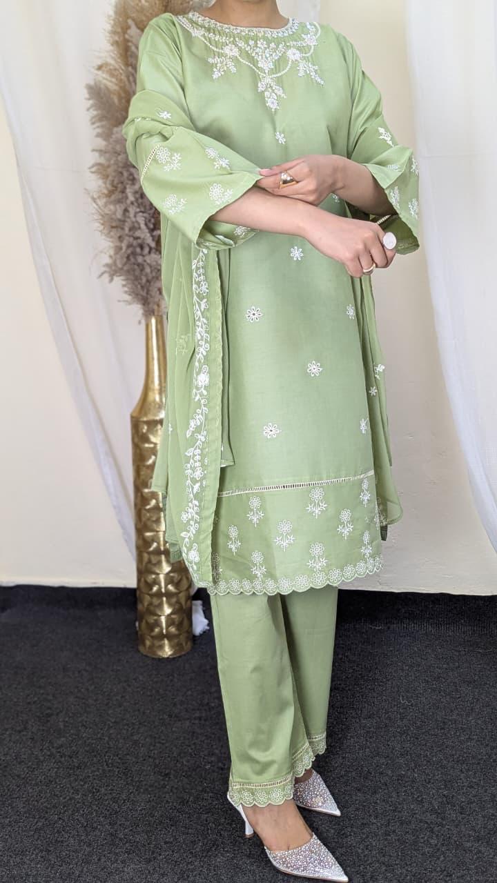 Amna Khurram Lawn 3-Piece Embroidered Suit with Chiffon Dupatta B02 - Ready to Wear