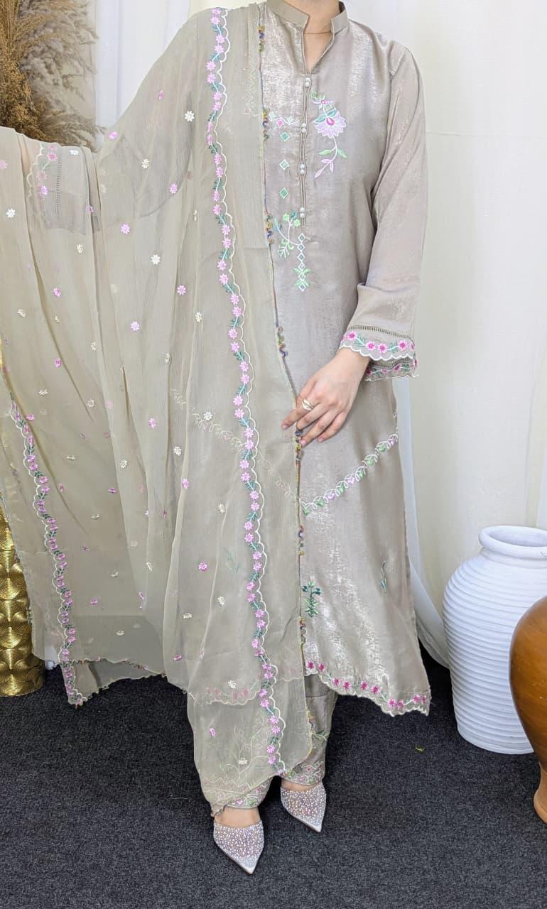 Amna Khurram Velvet Silk Embroidered 3-Piece Suit with Embroidered Chiffon Dupatta A016 – Ready to Wear