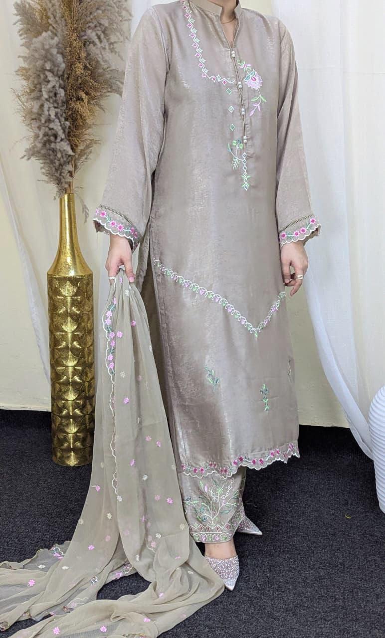 Amna Khurram Velvet Silk Embroidered 3-Piece Suit with Embroidered Chiffon Dupatta A016 – Ready to Wear