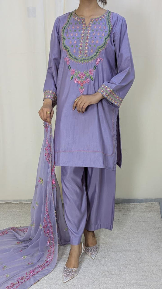 Amna Khurram Silk Embroidered 3-Piece Suit with Embroidered Chiffon Dupatta A021 – Ready to Wear