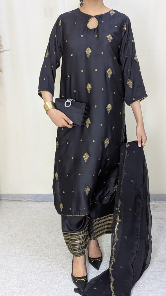 Amna Khurram Korean Silk Embroidered 3-Piece Suit with Embroidered Chiffon Dupatta A023 – Ready to Wear