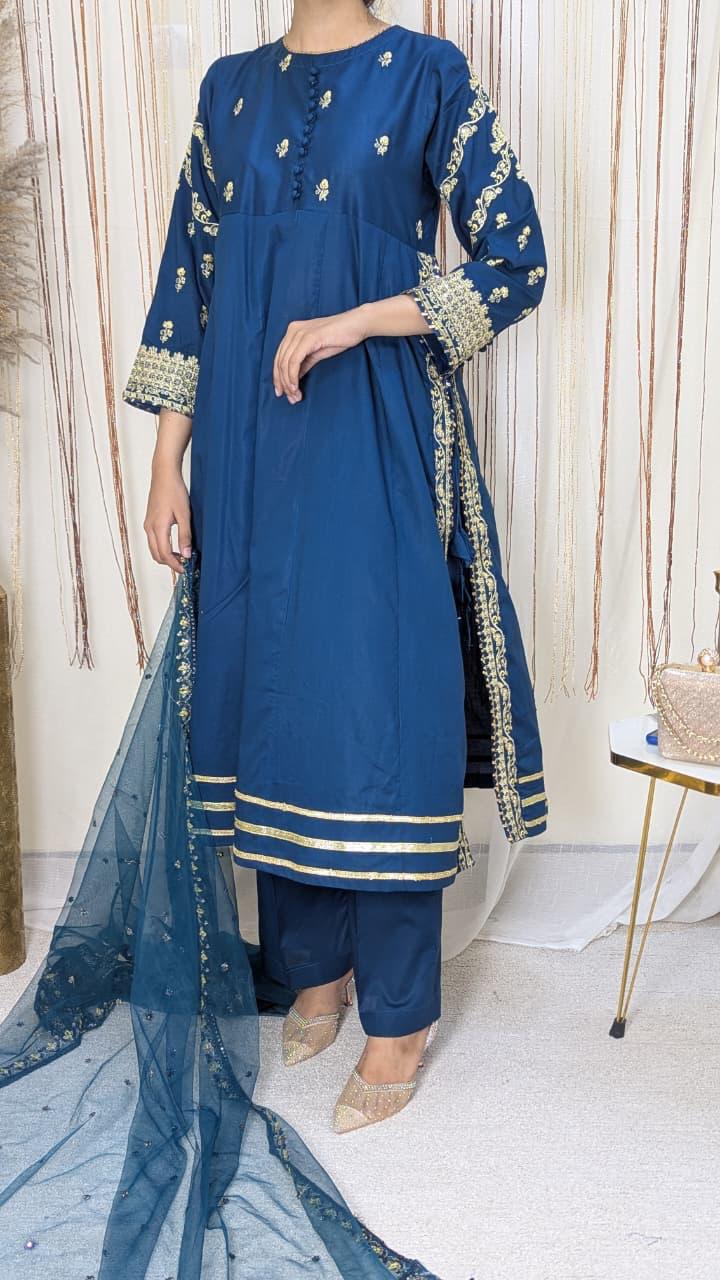 Amna Khurram Lawn Embroidered 3-Piece Suit with Embroidered Net Dupatta A026 – Ready to Wear
