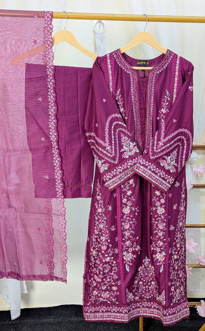 Hayat Embroidered Lawn Stitched 3 Piece Suit (01)