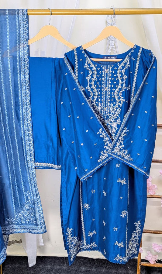 Hayat Embroidered Lawn Stitched 3 Piece Suit (11)