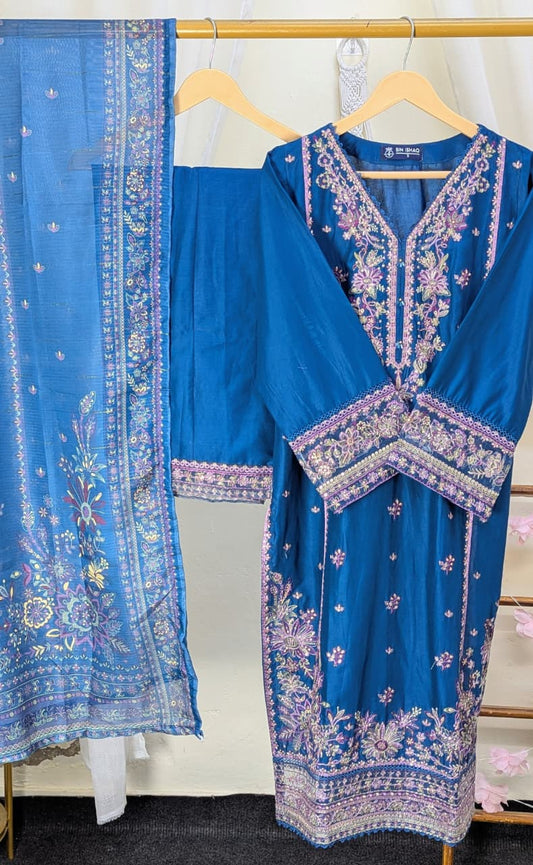 Hayat Embroidered Lawn Stitched 3 Piece Suit (13)
