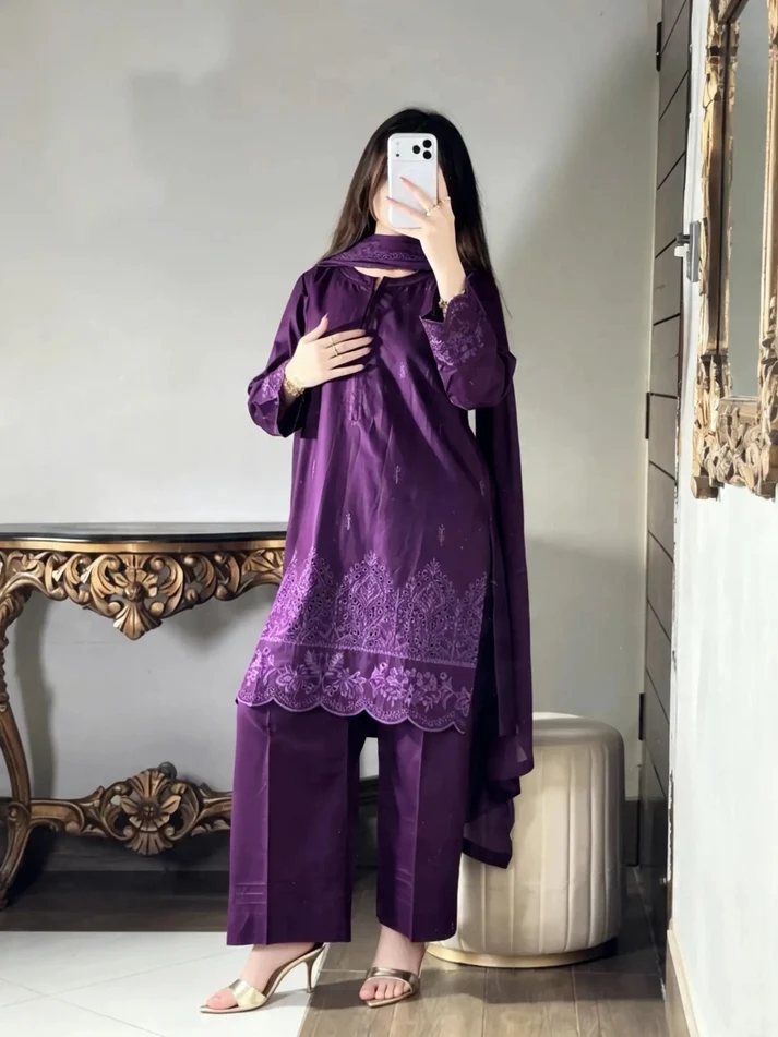 Amna Khurram Embroidered Lawn Cotton Stitched 3 Piece Suit (04)