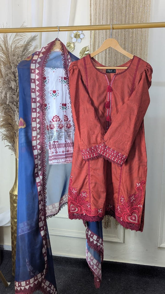 Laanem by Saira Rizwan stitched Embroidered Lawn 3 Piece Suit (ELOWEN-B)
