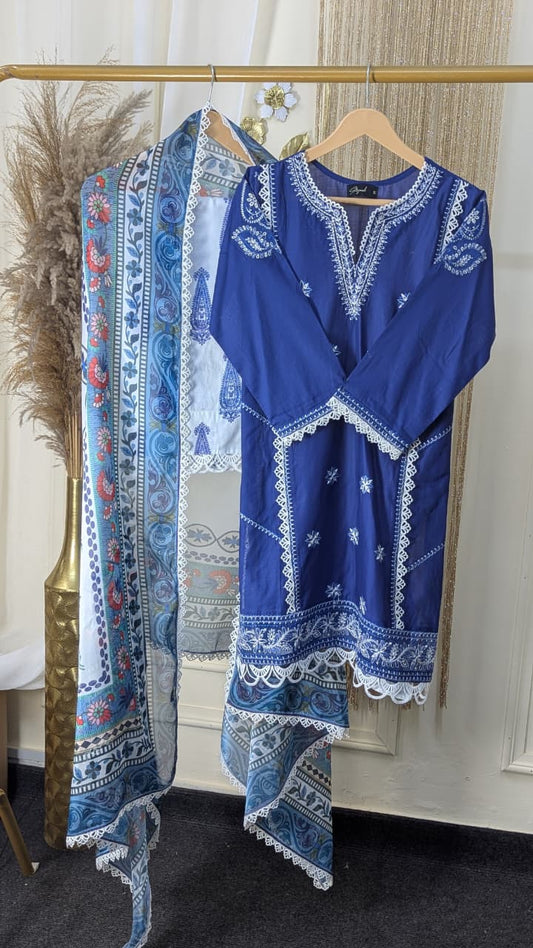 Laanem by Saira Rizwan stitched Embroidered Lawn 3 Piece Suit (ZOYA-A)