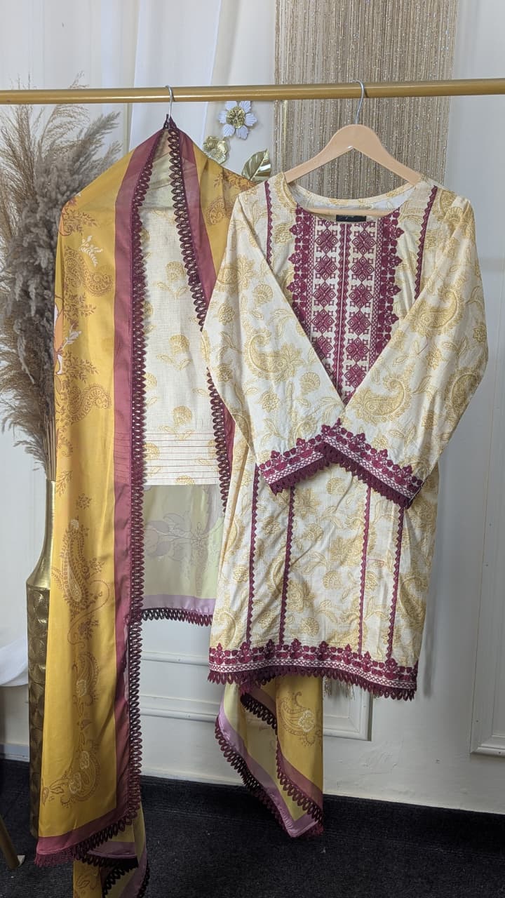 Laanem by Saira Rizwan stitched Embroidered Lawn 3 Piece Suit (ZAREEN-A)