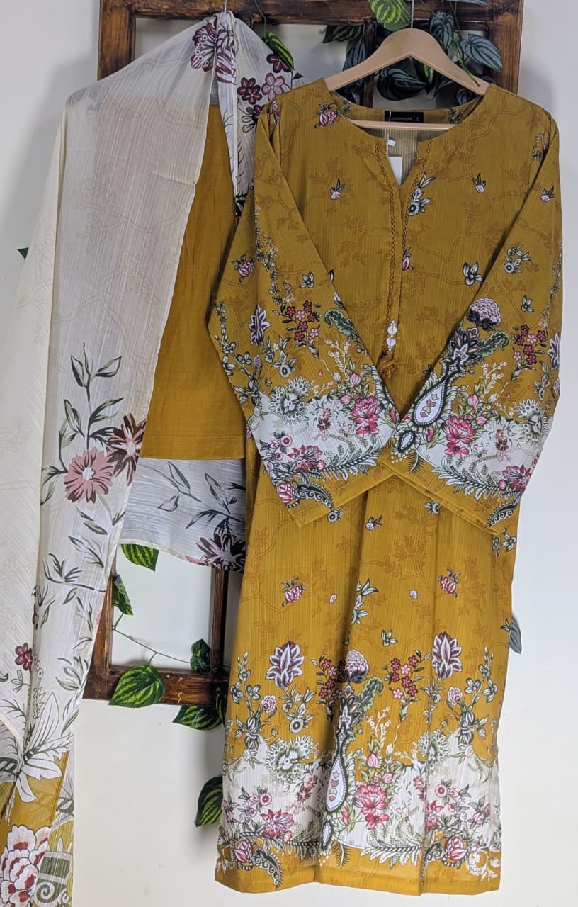 Sadabahar Printed Lawn Stitched 3 Piece Suit (D-05)