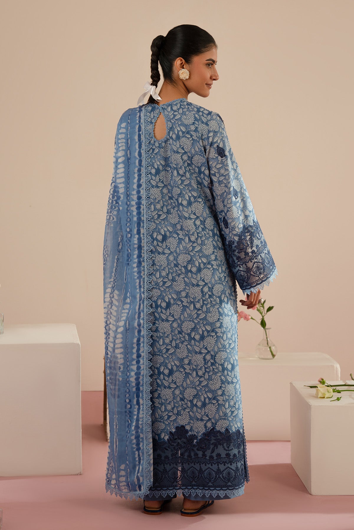 Afrozeh Kalina The Folral Charm Lawn '2025