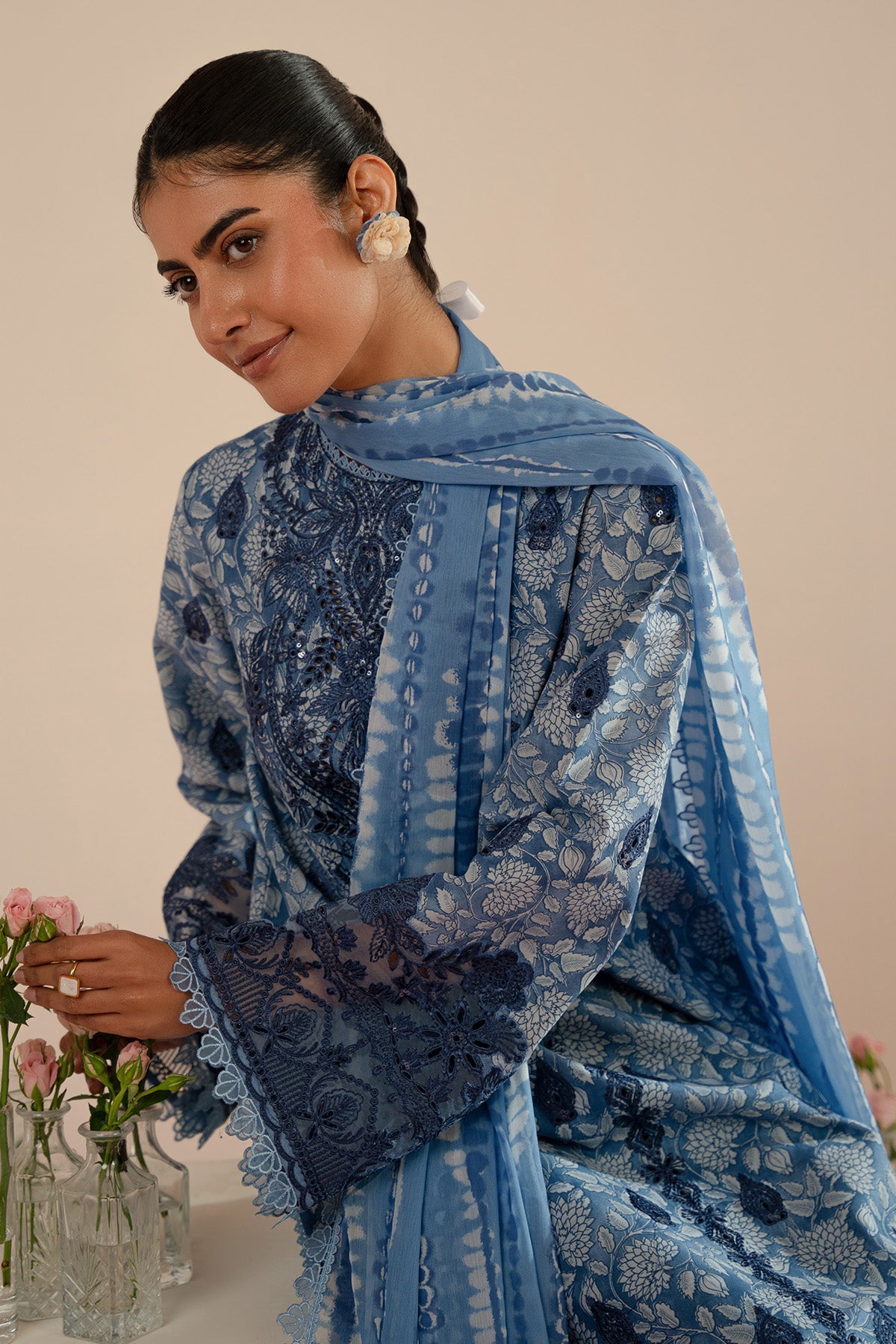 Afrozeh Kalina The Folral Charm Lawn '2025