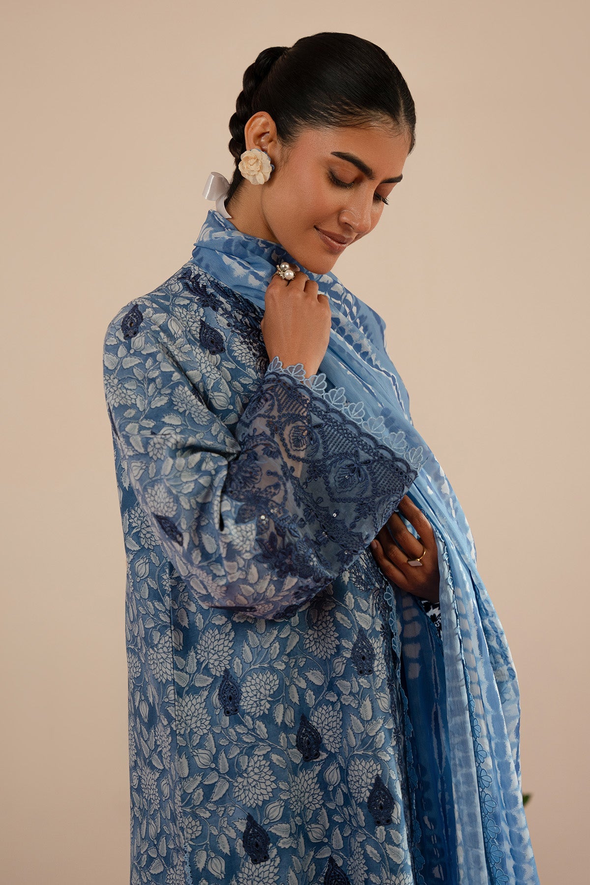Afrozeh Kalina The Folral Charm Lawn '2025