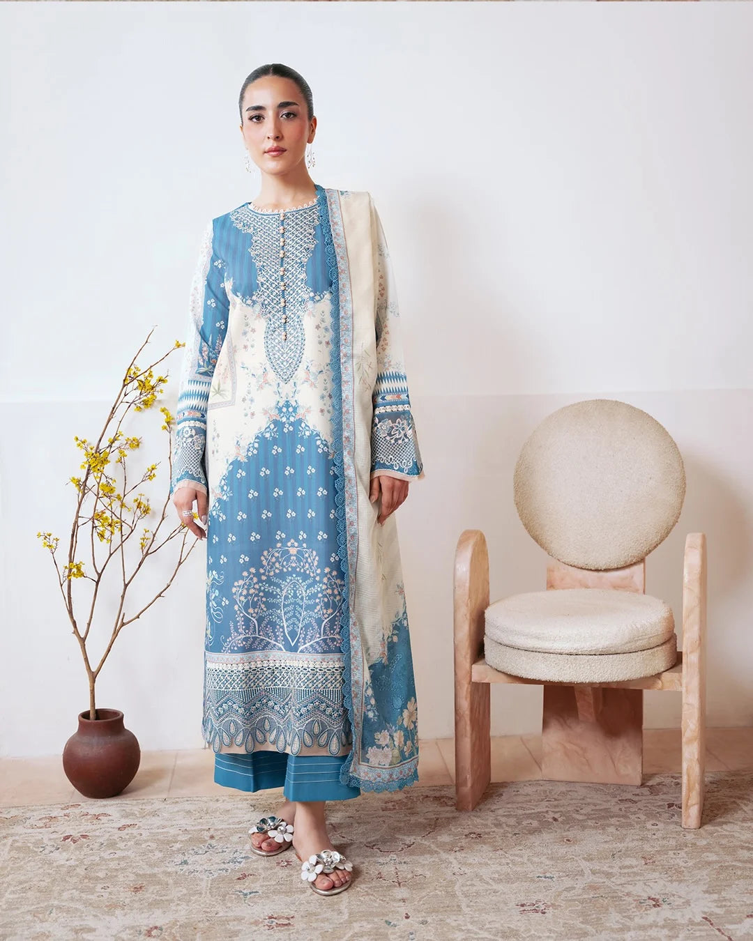 Eshaal – Embroidered Dobby Lawn 3-Piece Suit (stitch )