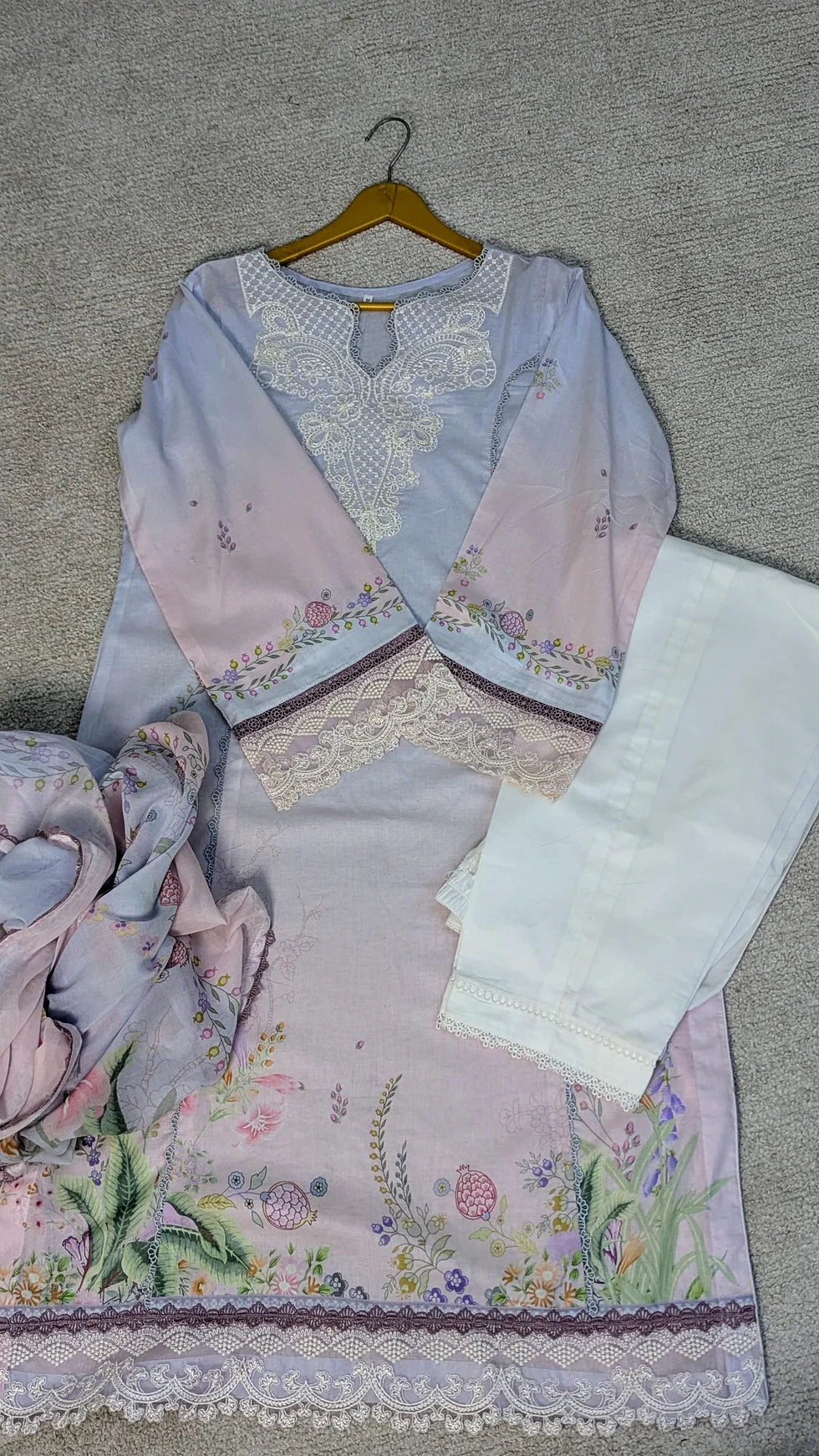 Qalamkar EM-01 (B) BLAIR Qprints ii (Unstitched)