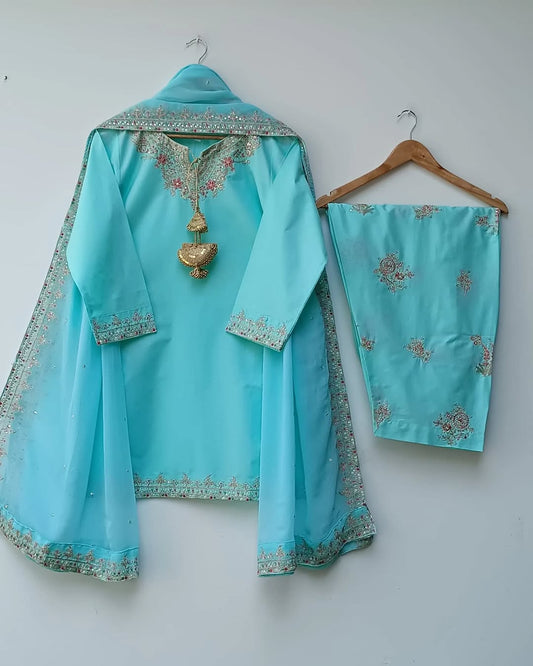 Amna Khurram Nomenza D-7 3pc ready to wear collection