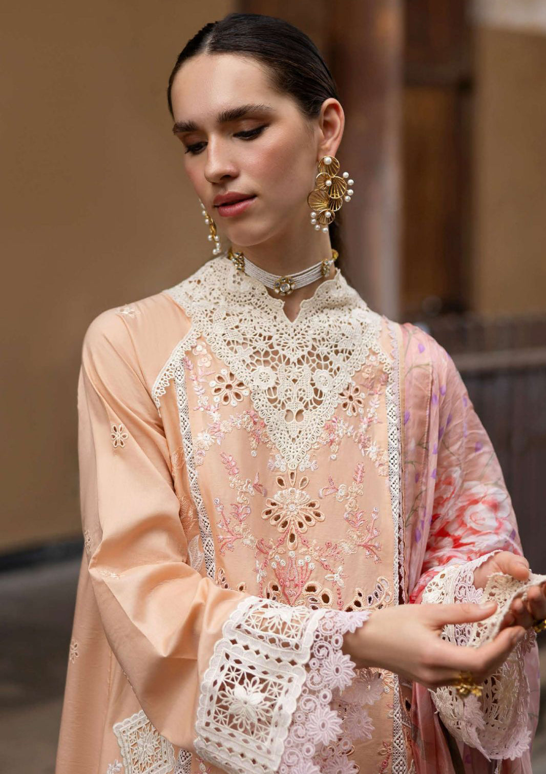 Mushq D-04 Dreamlike Vibe Manaram Luxury Lawn'25