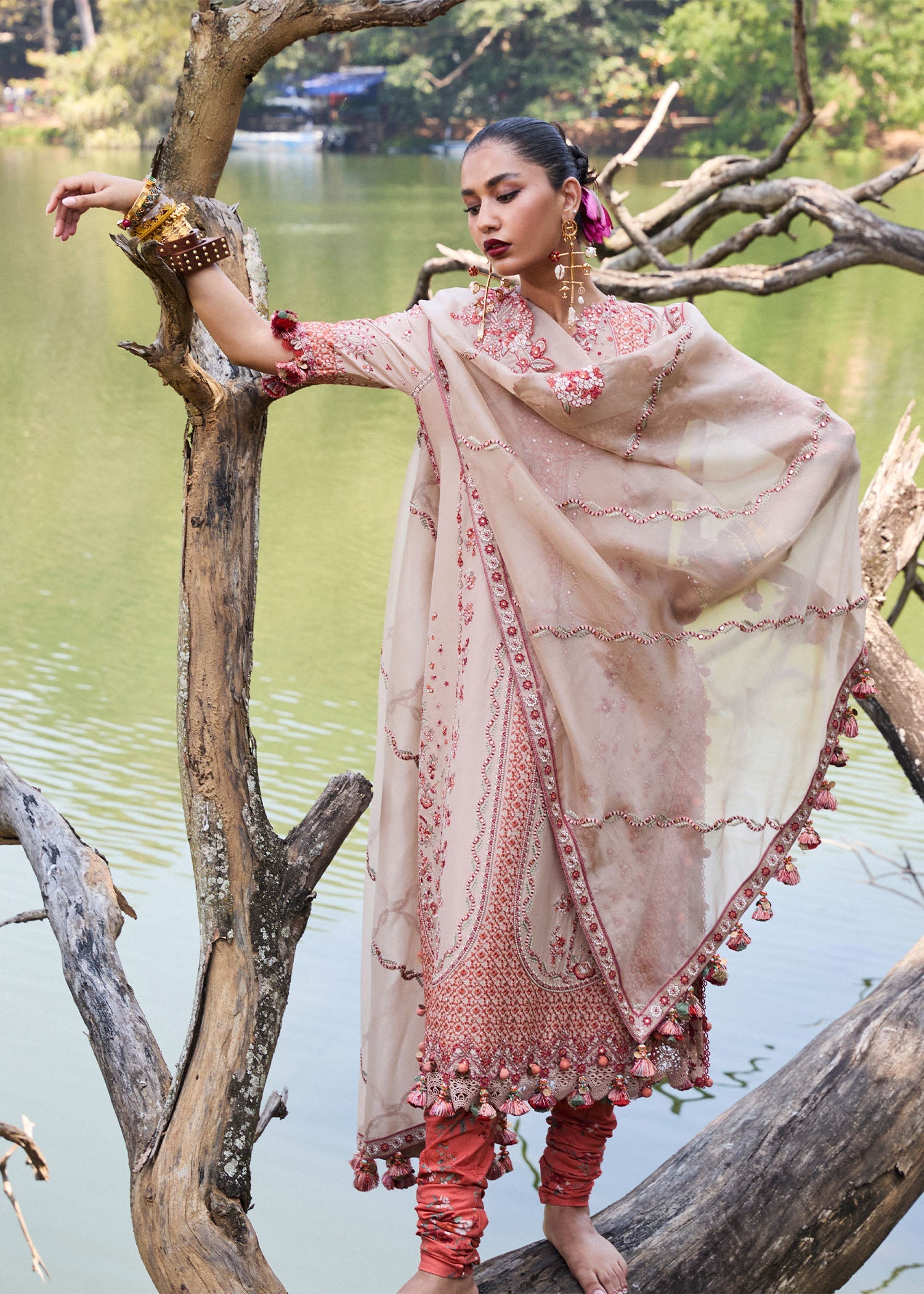 Hussain Rehar Mari Luxury Lawn'25