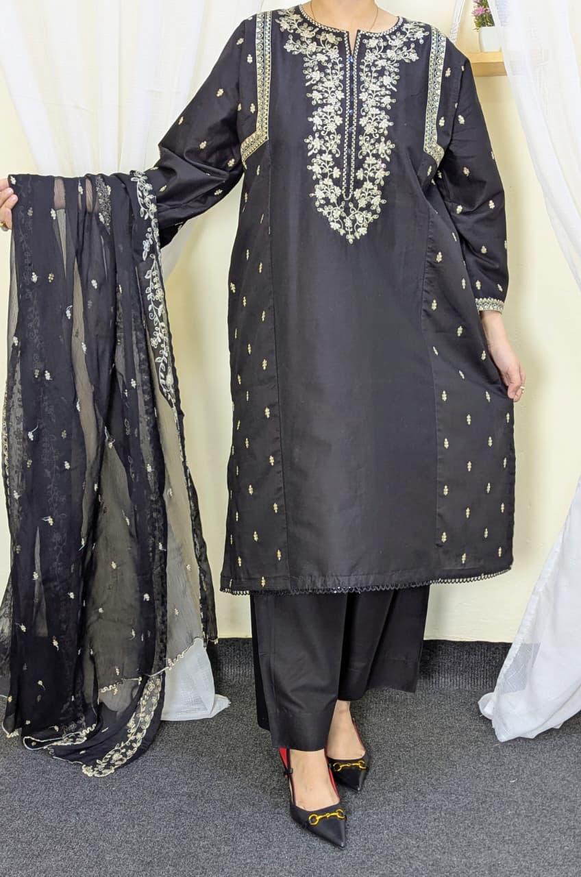 Amna Khurram Black Zimal-nov#7 3pc Raw Silk Ready to wear