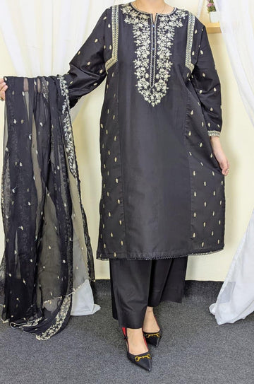 Amna Khurram Black Zimal-nov#7 3pc Raw Silk Ready to wear