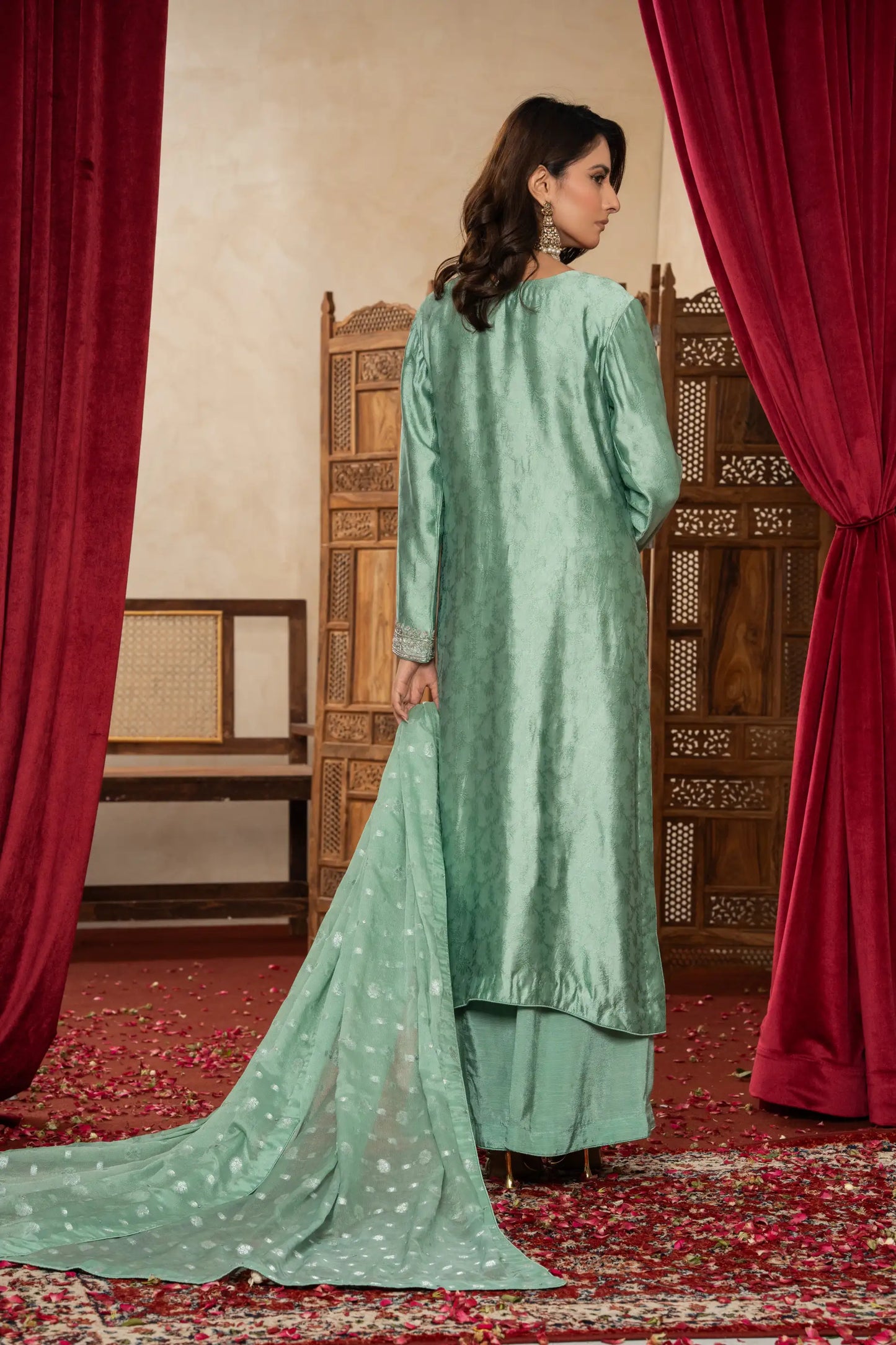 Amna Khurram D-01 Handmade Silk Collection 25