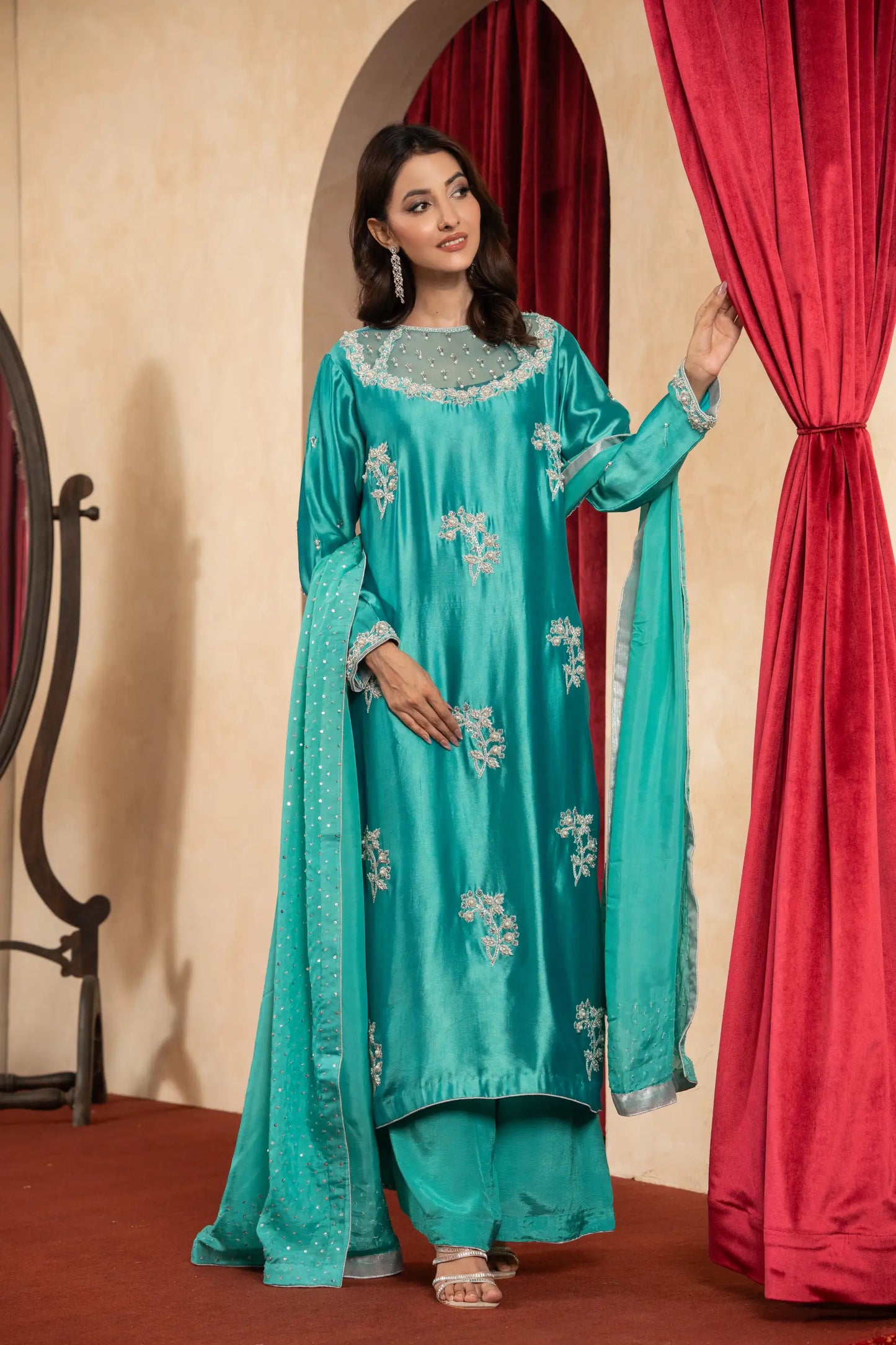 Amna Khurram D-04 Handmade Silk Collection 25