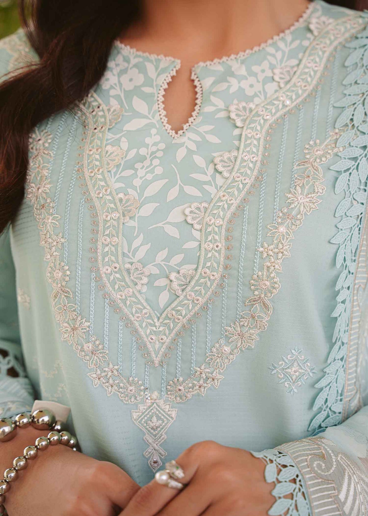 Jeem 3 PIECE EMBROIDERED SUBLIME BLUE LAWN 25'