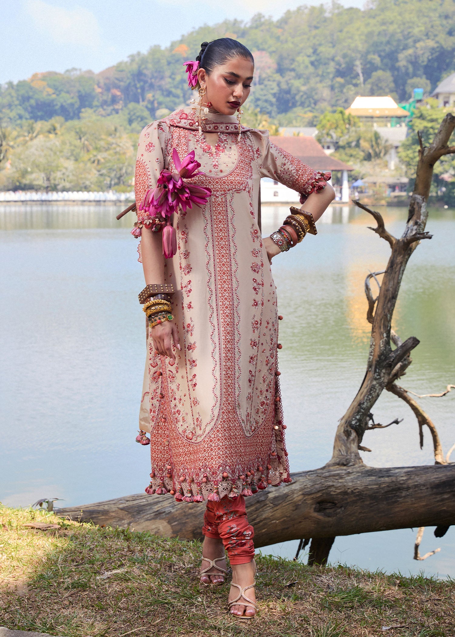 Hussain Rehar Mari Luxury Lawn'25