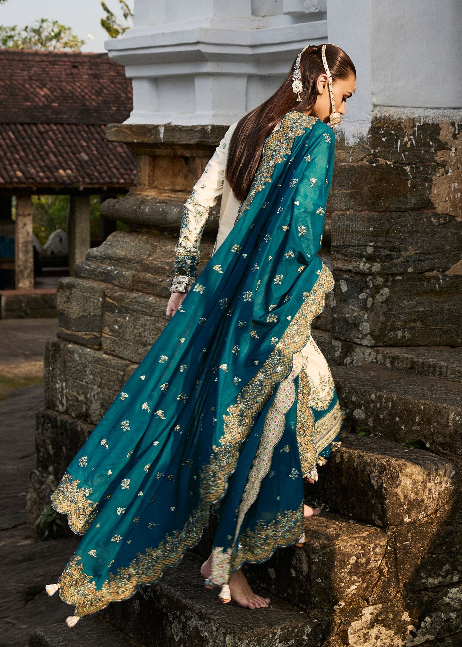 Hussain Rehar Veil Luxury Lawn'25