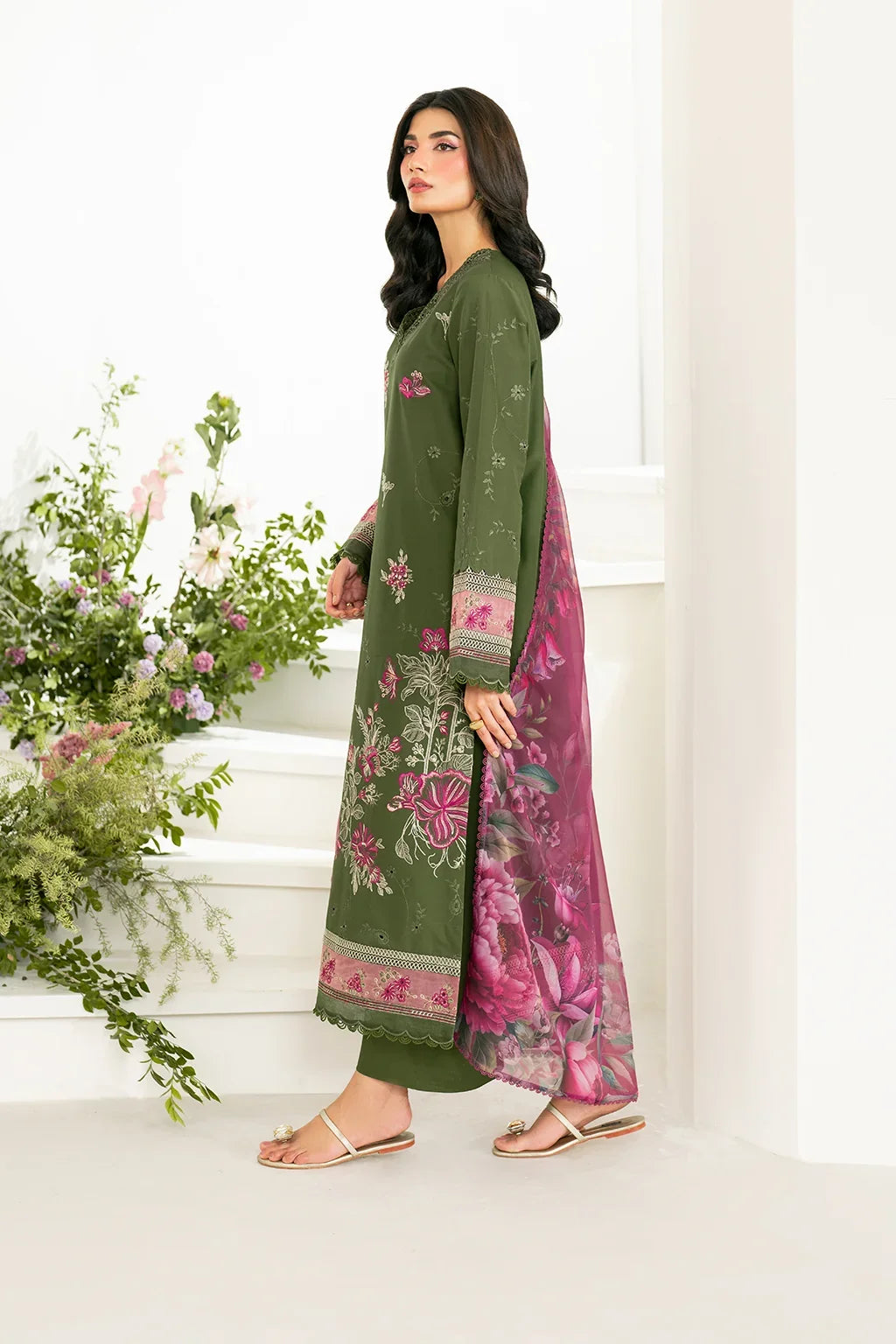 Iznik IFE-02 Embroidered Festive Lawn Edition 25'