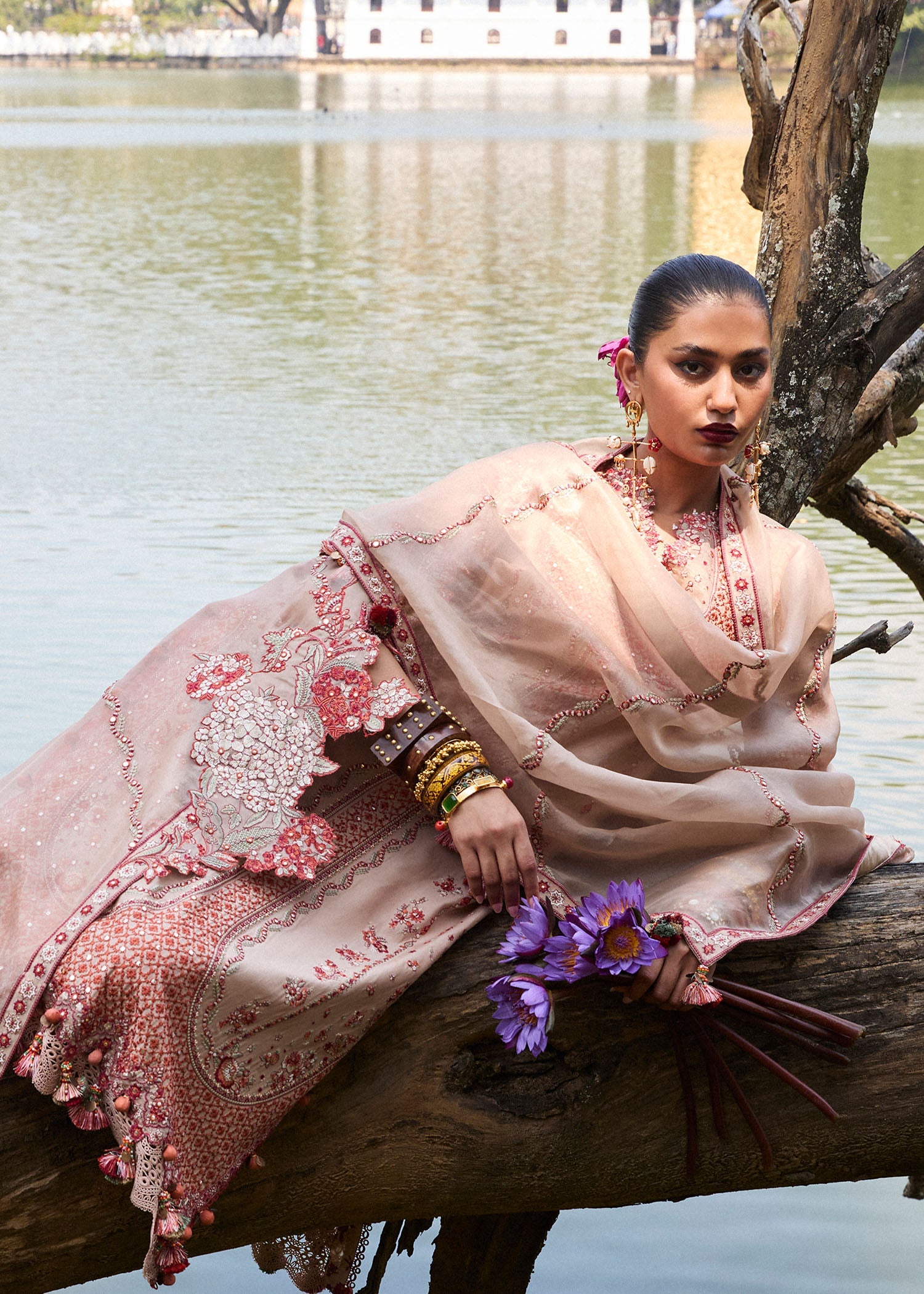 Hussain Rehar Mari Luxury Lawn'25