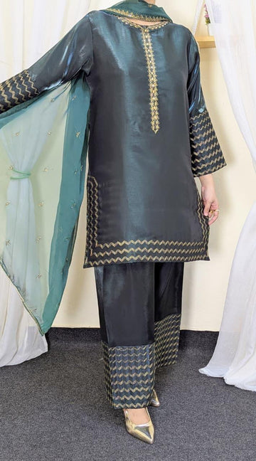 Amna Khurram Green Zimal-nov#4 3pc Raw Silk Ready to wear