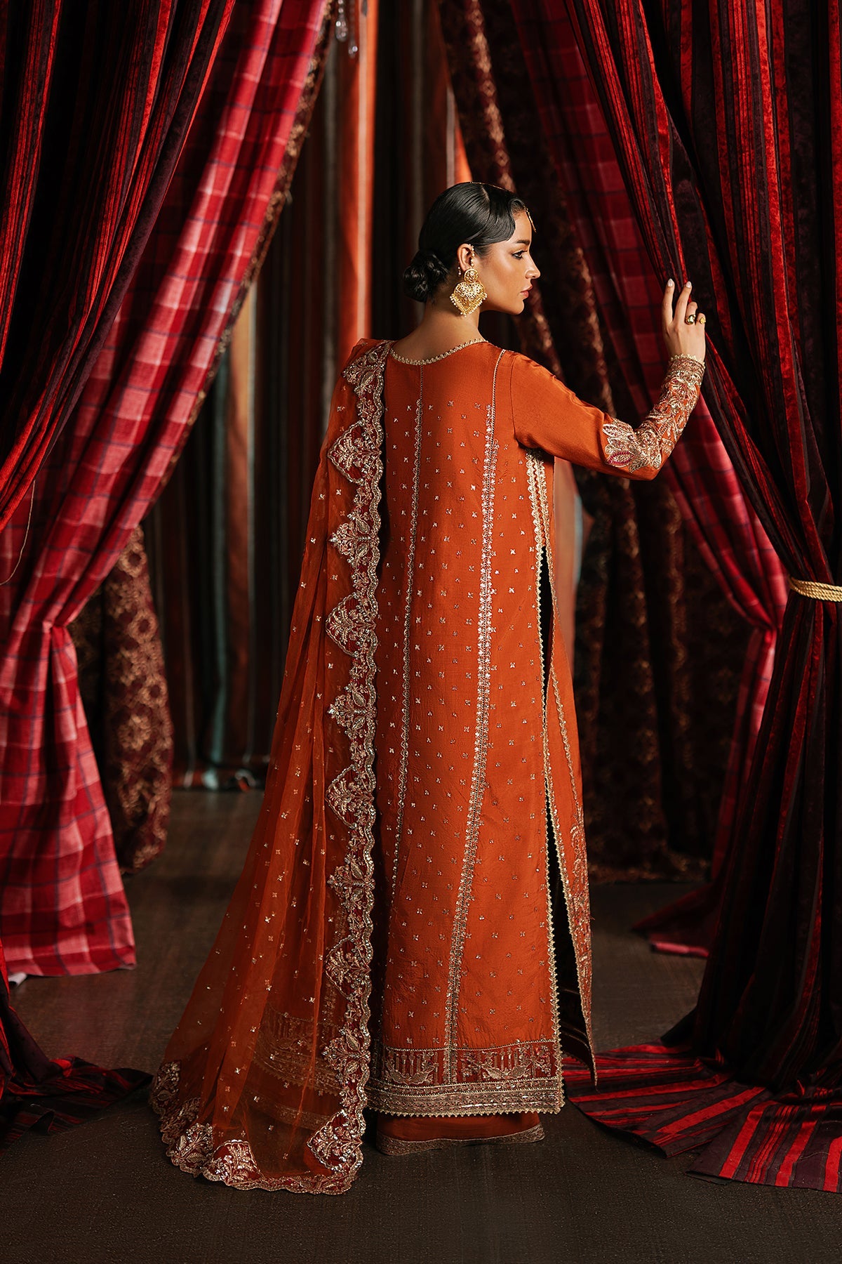 Afrozeh Aafreen Divani The Silk Edit 25