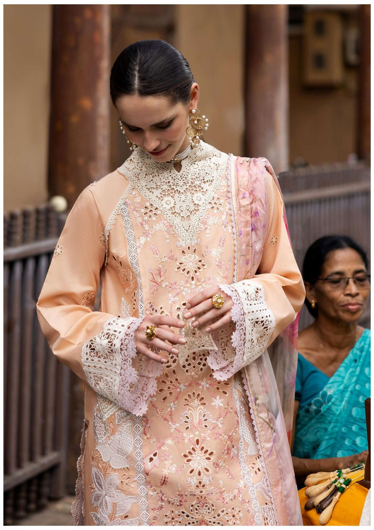 Mushq D-04 Dreamlike Vibe Manaram Luxury Lawn'25