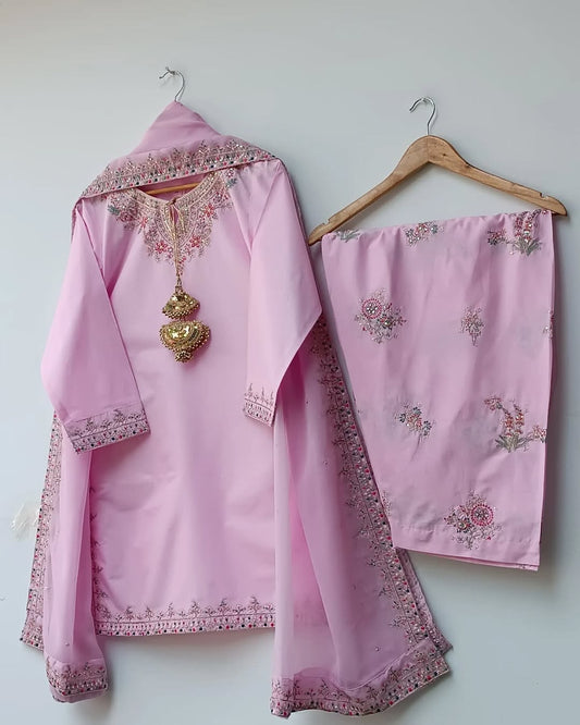 Amna Khurram Nomenza D-5 3pc ready to wear collection