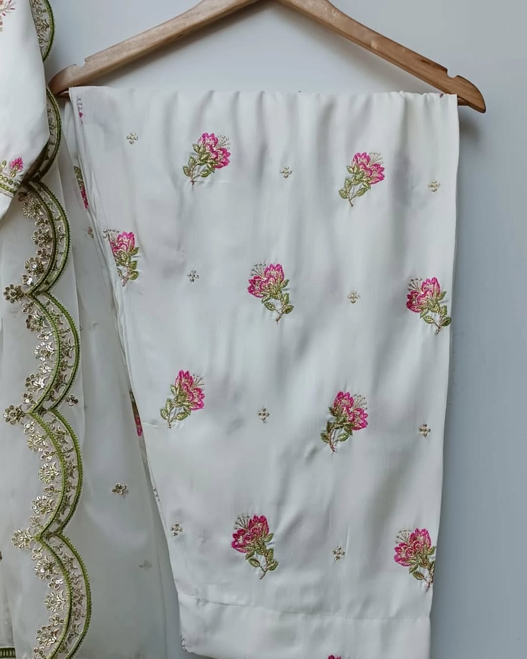 Amna Khurram white 3pc Inza ready to wear collection