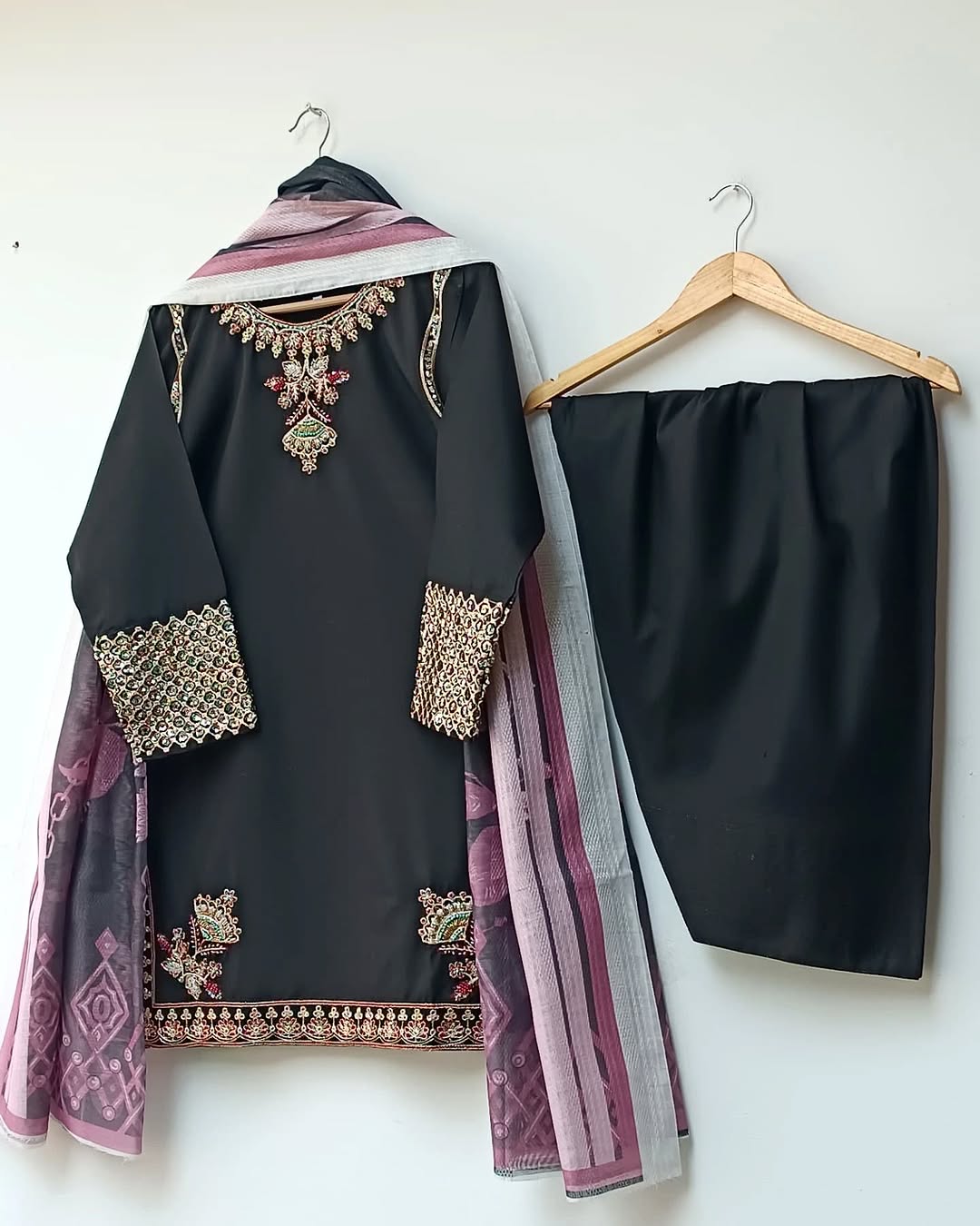 Amna Khurram Jugnu 1B 3pc Farshi Shalwar Ready to wear