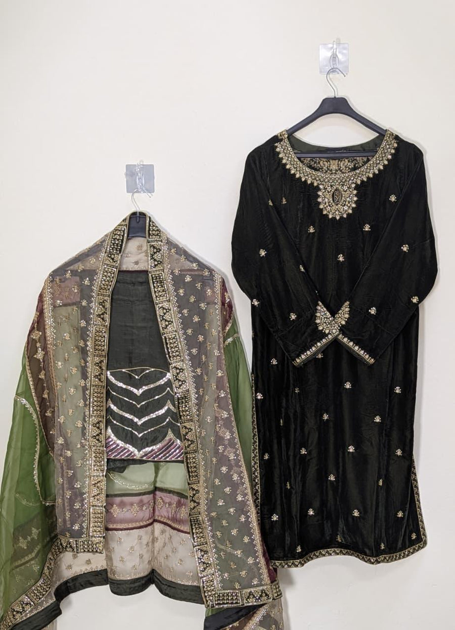 Amna Khurram Green Velvet 3pc Ready to wear