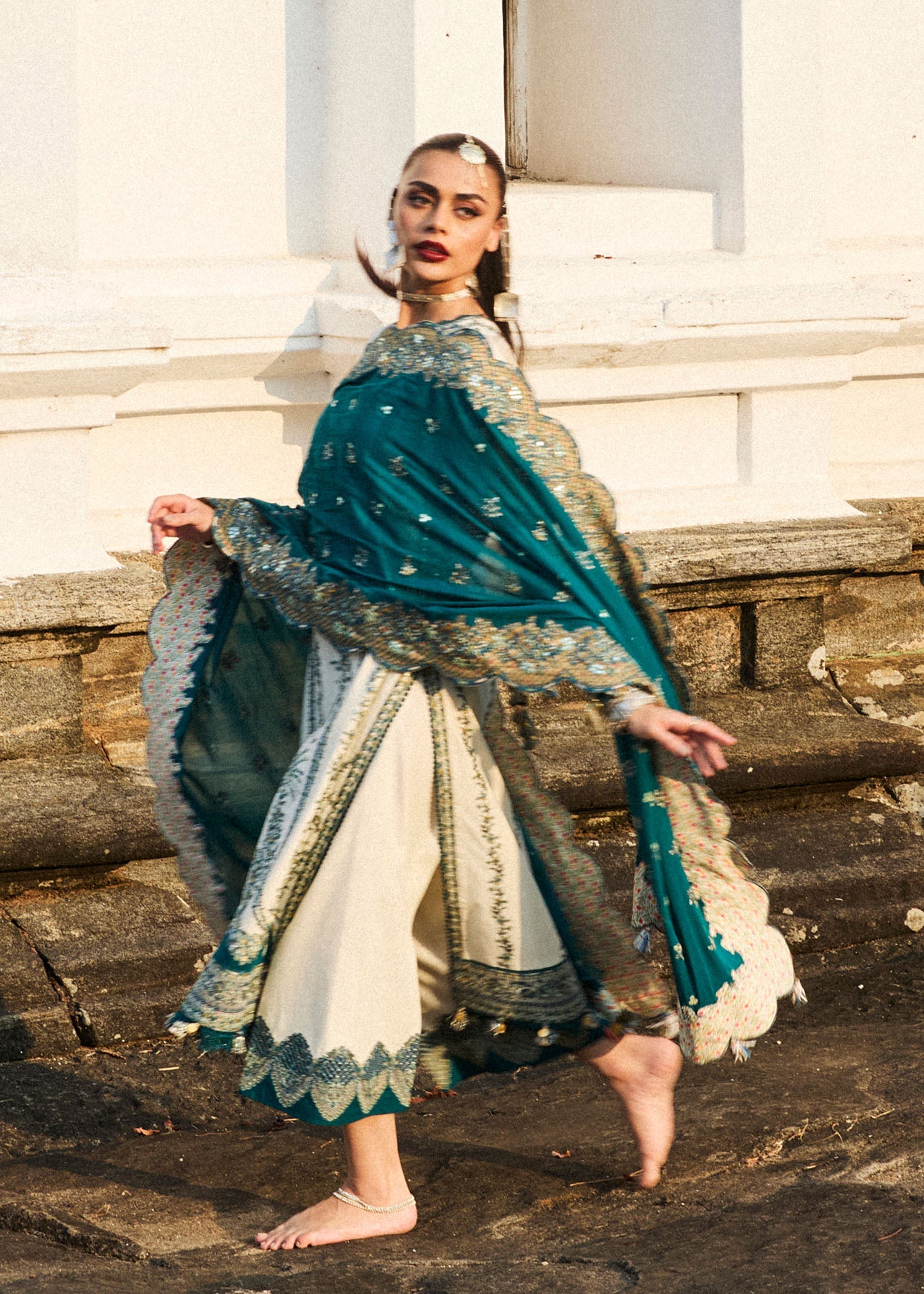 Hussain Rehar Veil Luxury Lawn'25